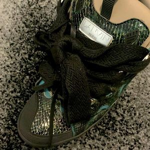 Meet your Posher, Ray